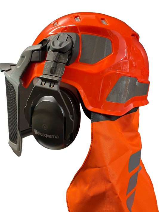 dettaglio cuffia elmetto husqvarna