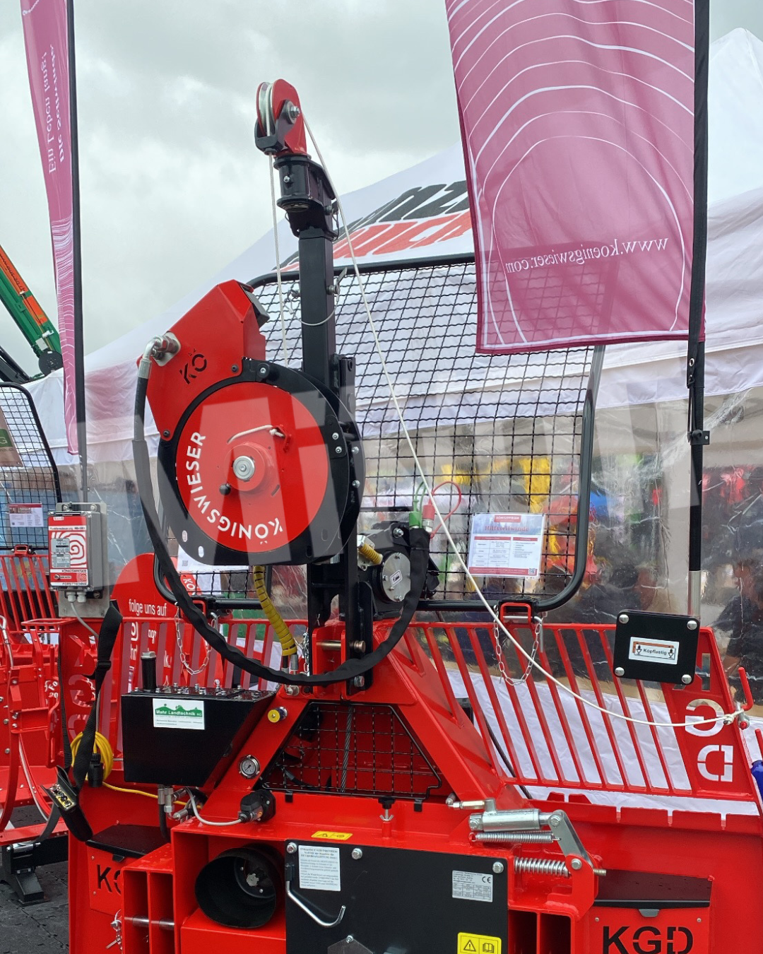 Installazione del verricello ausiliario Königswieser su sistema radiocomandato